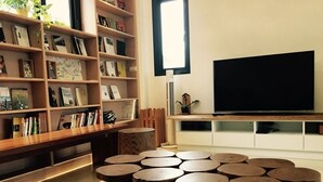 Unclassified image, 4 of 20, button - Good Day B&B (Dongshan)