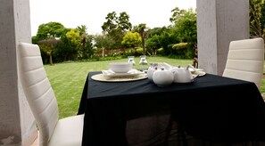 Tempat makan outdoor