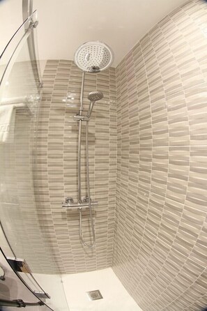Douche de la salle de bain