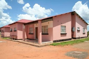 Habitación con 1 cama matrimonial o 2 individuales | 8 habitaciones y ropa de cama 