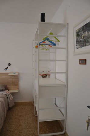 Double or Twin Room | Room amenity - B&B Casa Cristallo (Matera)