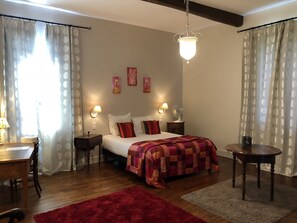 Comfort Double Room, 1 Queen Bed, Private Bathroom, Garden Area (Pigeonnier)