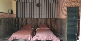 Iron/ironing board, free WiFi, bed sheets - Full House Hostel (Yerevan)