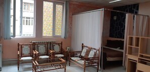 Living area - Full House Hostel (Yerevan)