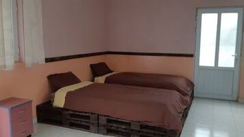 Asrama Umum, asrama campuran, area taman | Setrika/meja setrika, Wi-Fi gratis, dan seprai linen