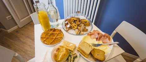 Petit déjeuner continental compris tous les jours