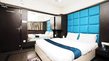 Deluxe Double Room | Desk, free WiFi, bed sheets