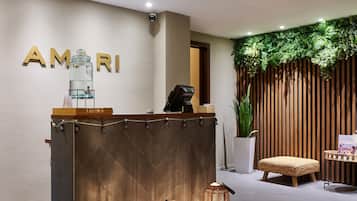 Parihoitohuone(ita), turkkilainen sauna, vartalohoitoja