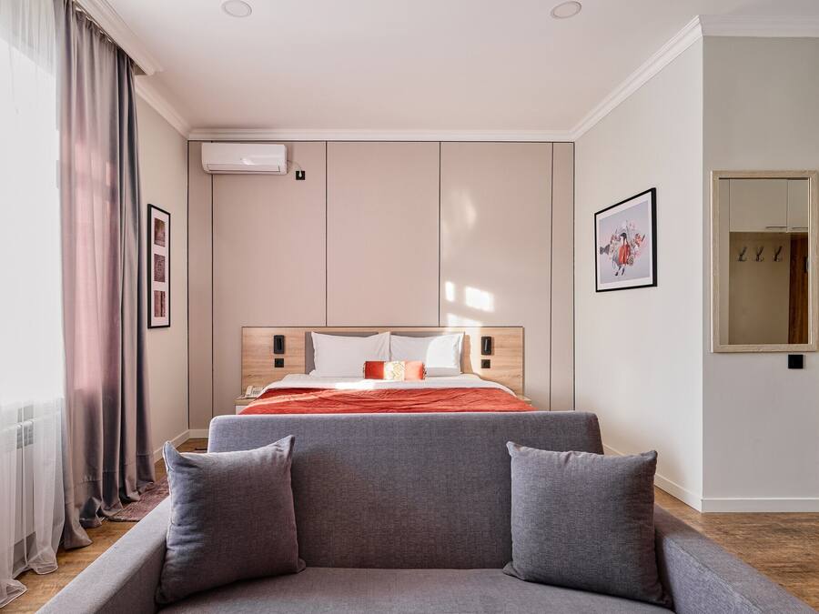 Basic Studio, 1 King Bed with Sofa bed, Kitchenette | Premium bedding, minibar, in-room safe, desk