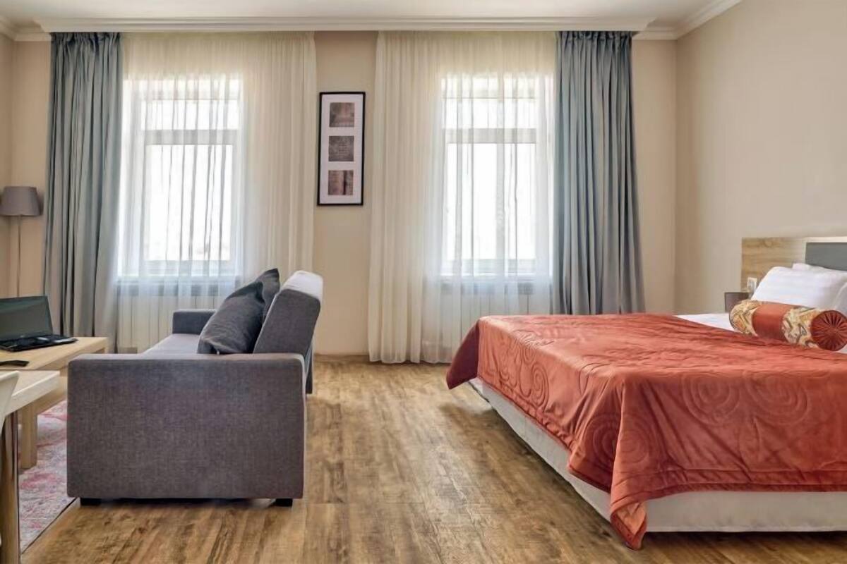 SÀngtillbehör av högsta kvalitet och minibar