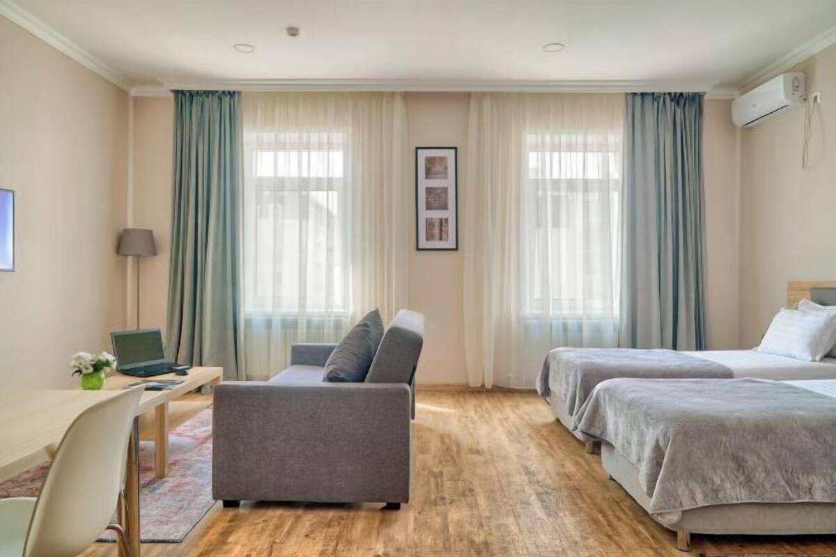 SÀngtillbehör av högsta kvalitet och minibar