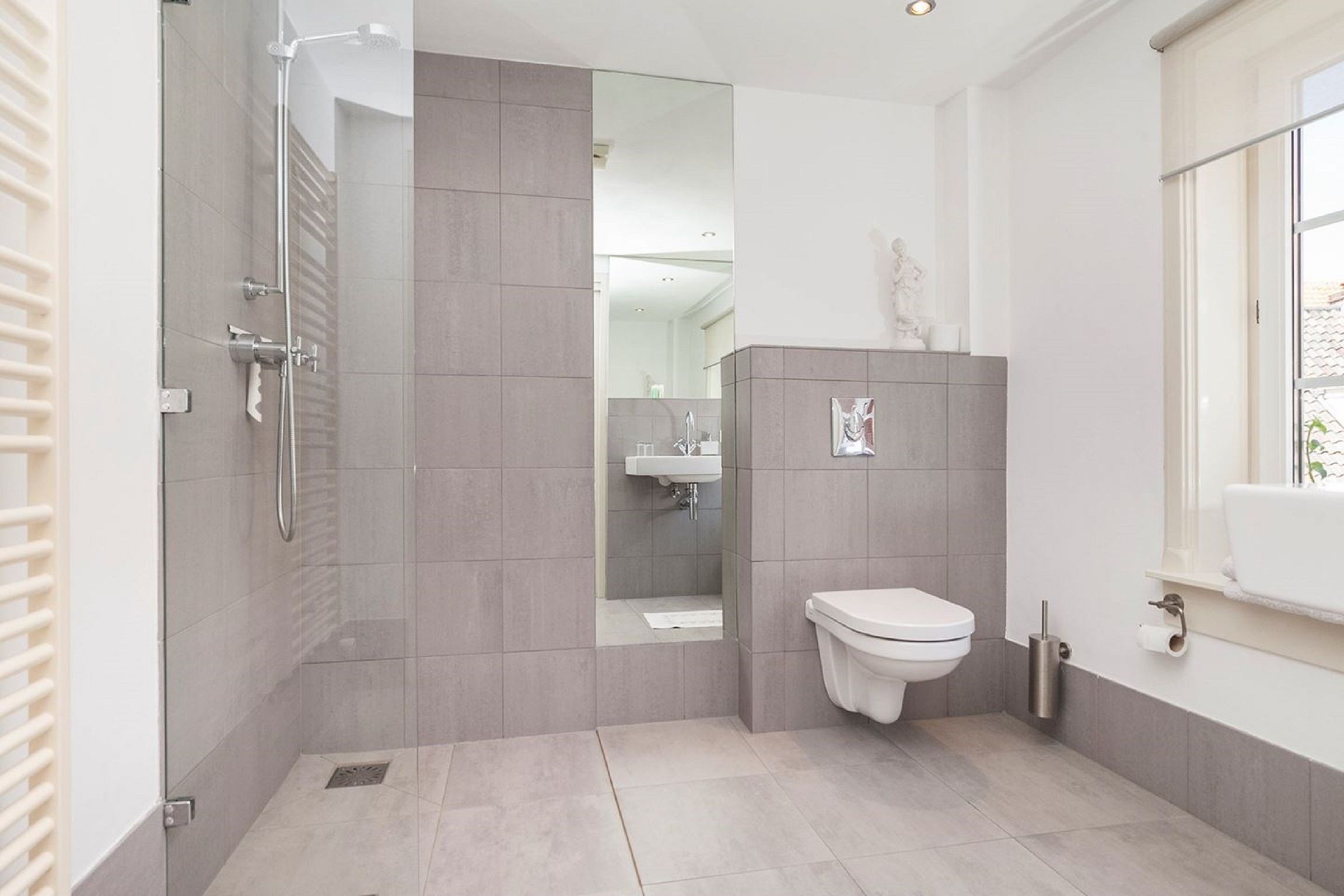 deluxe double or twin room | bathroom | shower, free toiletries, hair dryer, towels