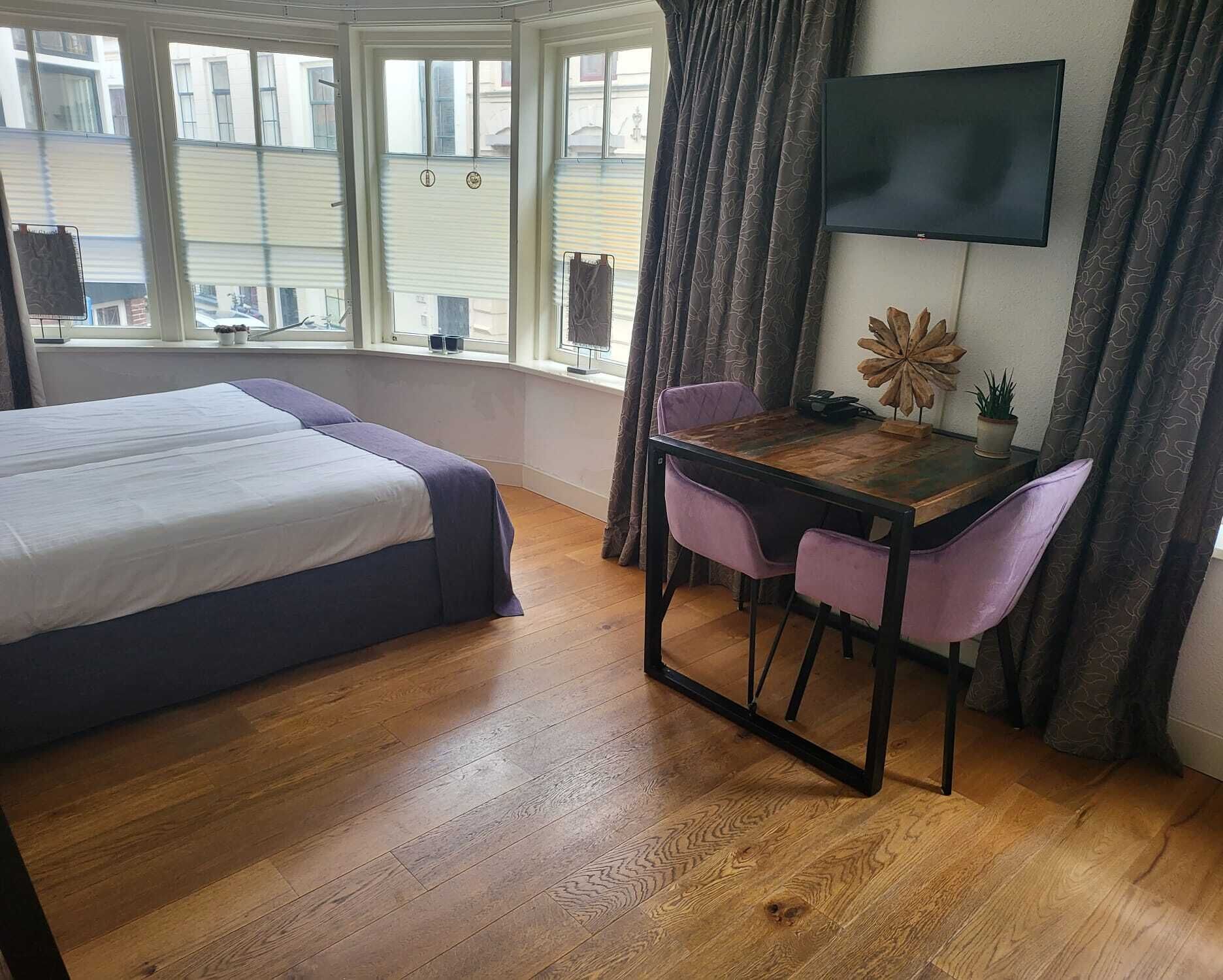 deluxe double or twin room | free wifi, bed sheets