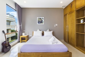 In-room safe, desk, free WiFi, bed sheets - Pedersen Hostel (Da Nang)