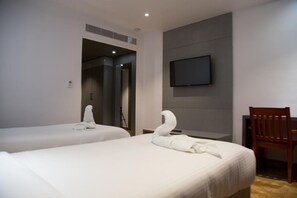 行政客房, 多張床, 城市景 | 隔音、摺床/加床 (收費)、免費 Wi-Fi、床單