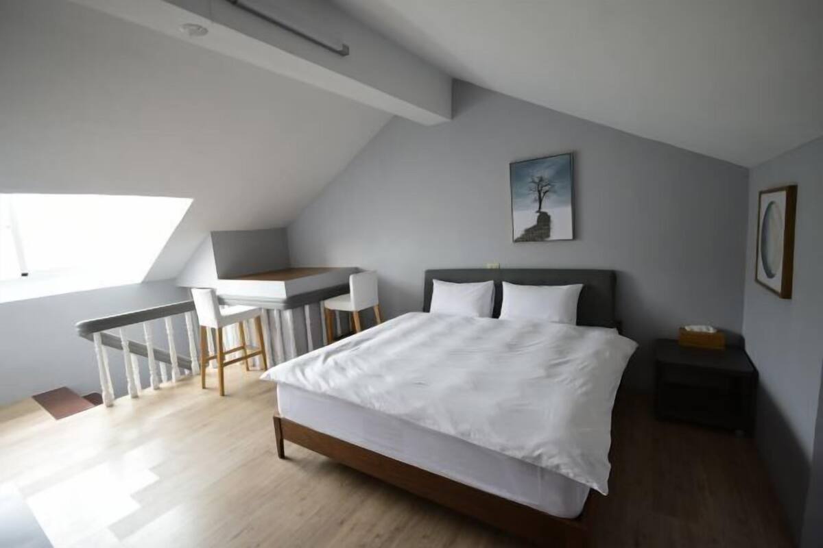 Blackout curtains, soundproofing, free WiFi, bed sheets