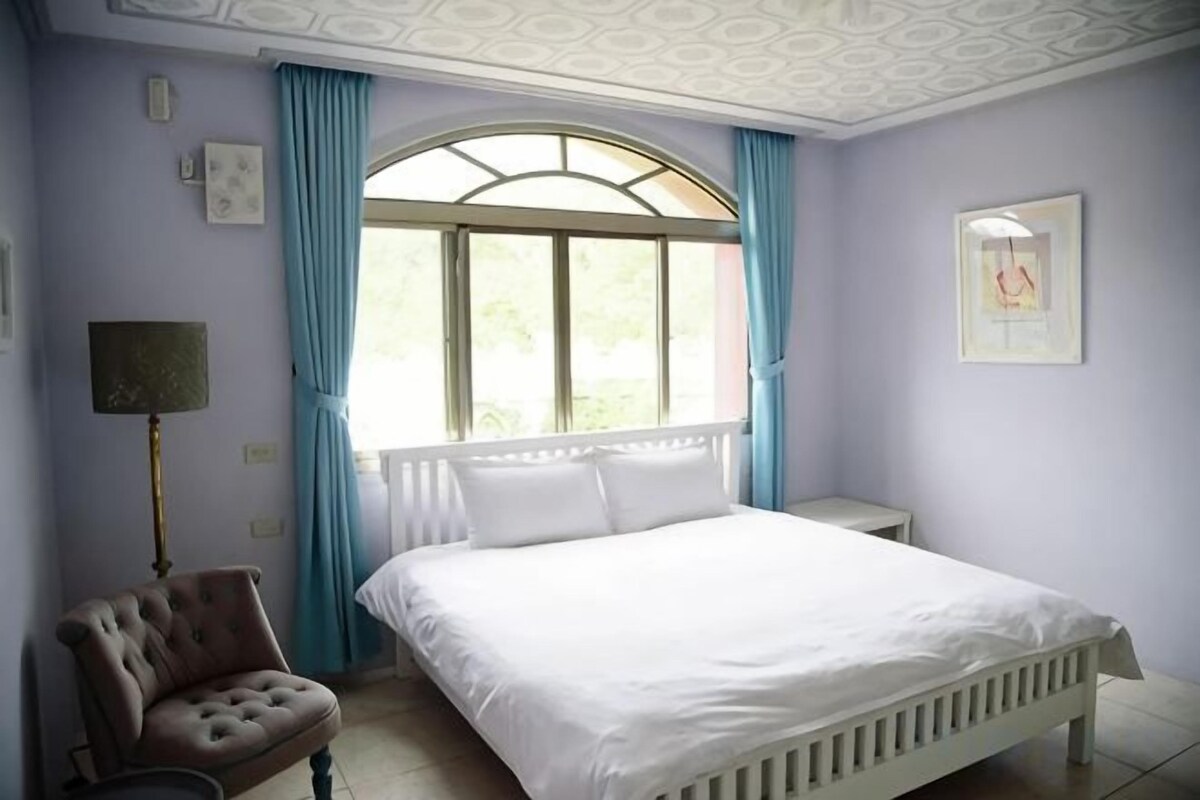 Blackout drapes, soundproofing, WiFi (free), bed sheets