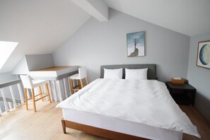 Cortinas blackout, sistema de insonorización y wifi gratis 
