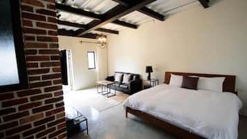 Blackout drapes, soundproofing, free WiFi, bed sheets