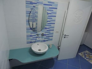 Bathroom sink - Mediterraneo Rooms (Centola)