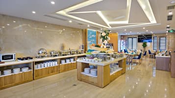๋งค์ผ ํ ๋ธ๋ ํผ์คํธ ์์นจ ์์ฌ(1์ธ๋น VND 150000)