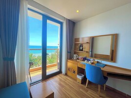 Suite, balcon, en front de mer | Literie de qualité supérieure, matelas Select Comfort, minibar