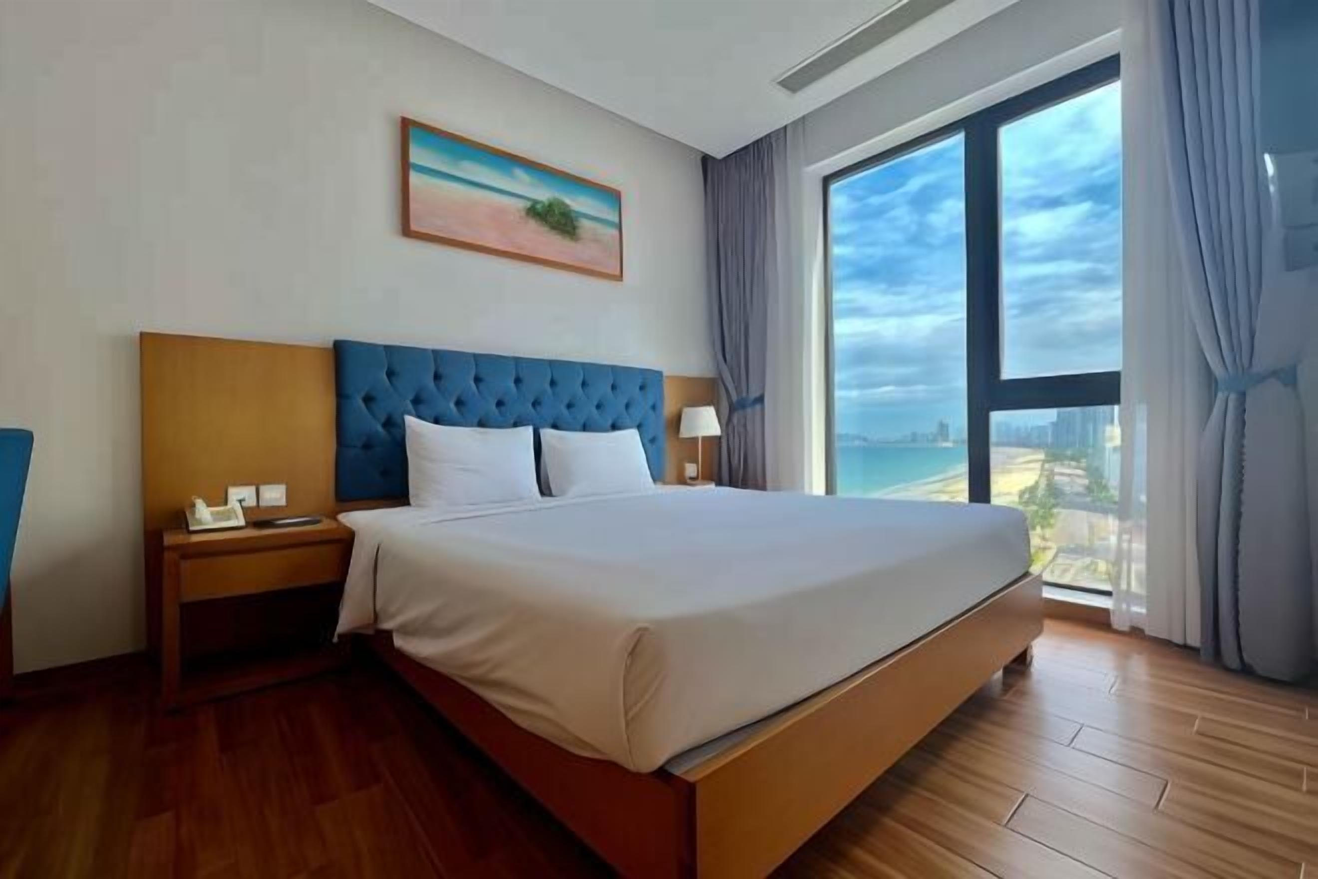 Ropa de cama de alta calidad, colchones Select Comfort y minibar 