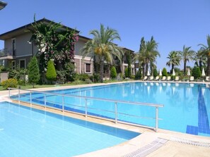 Outdoor pool - Villa Demirkaya (Kemer)