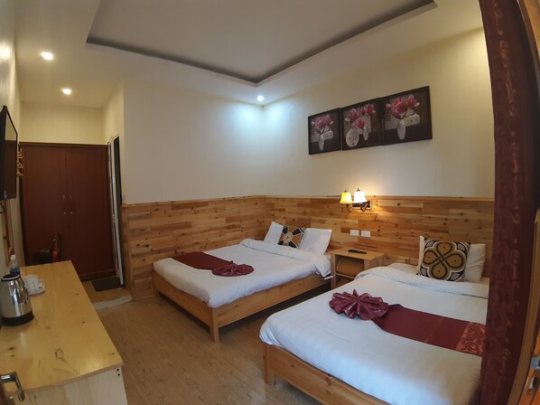 1 bedroom, desk, laptop workspace, blackout drapes