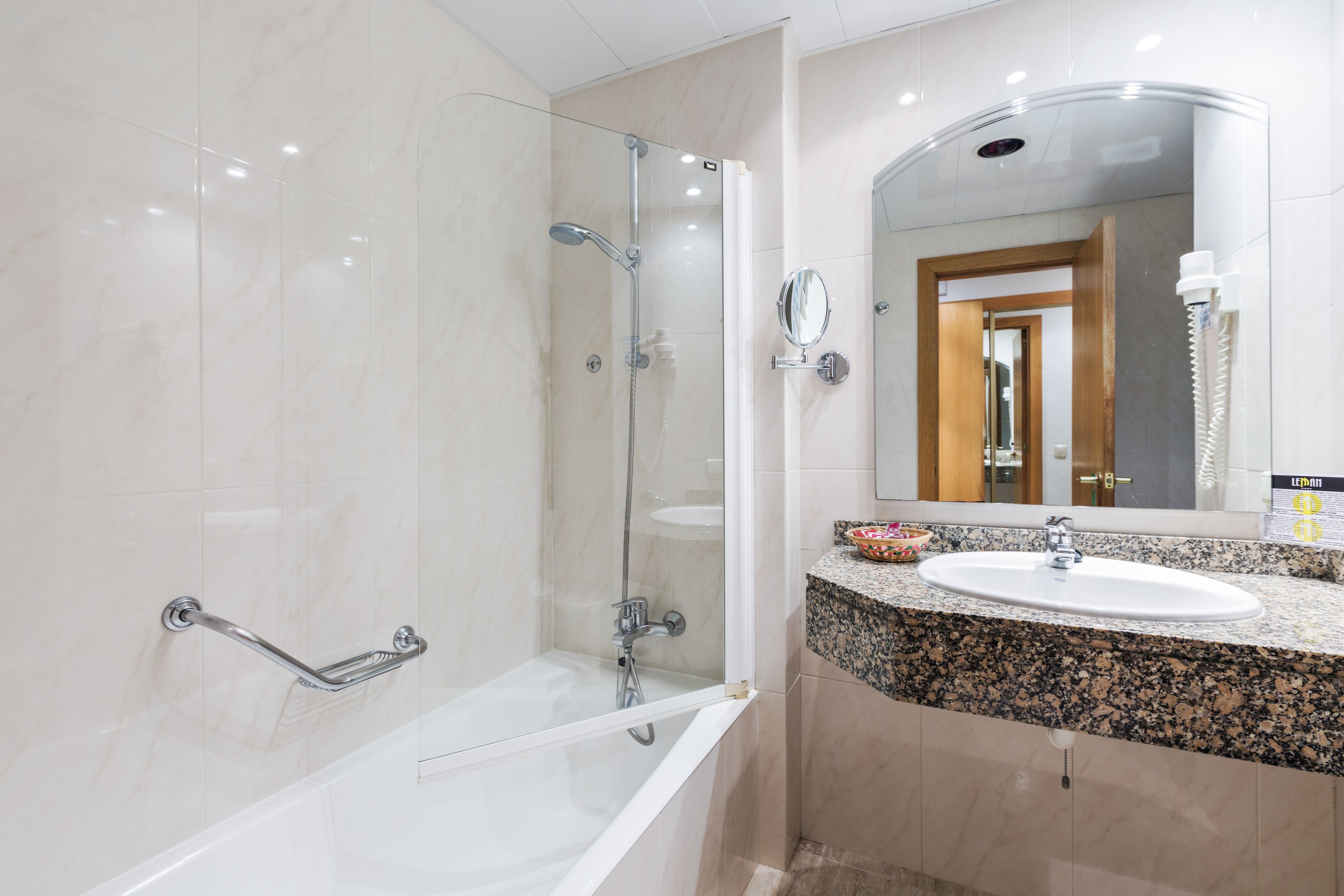 Foto - Leman Hotel y Apartamentos