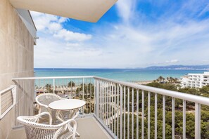 Tweepersoonskamer, balkon, gedeeltelijk uitzicht op oceaan | Balkon