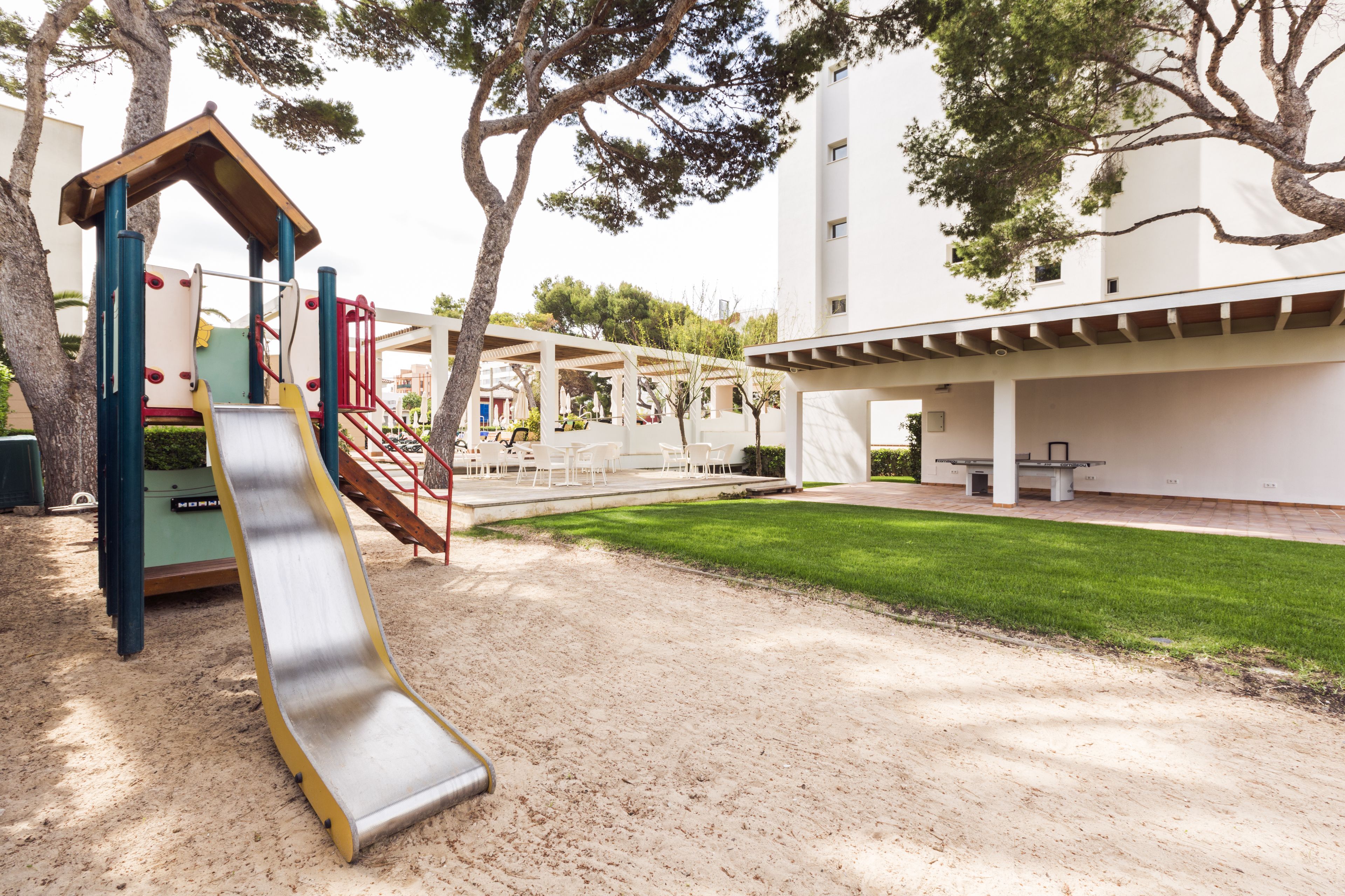 children’s play area – outdoor