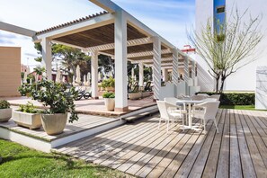 Swim-up bar - Leman (Palma de Mallorca)