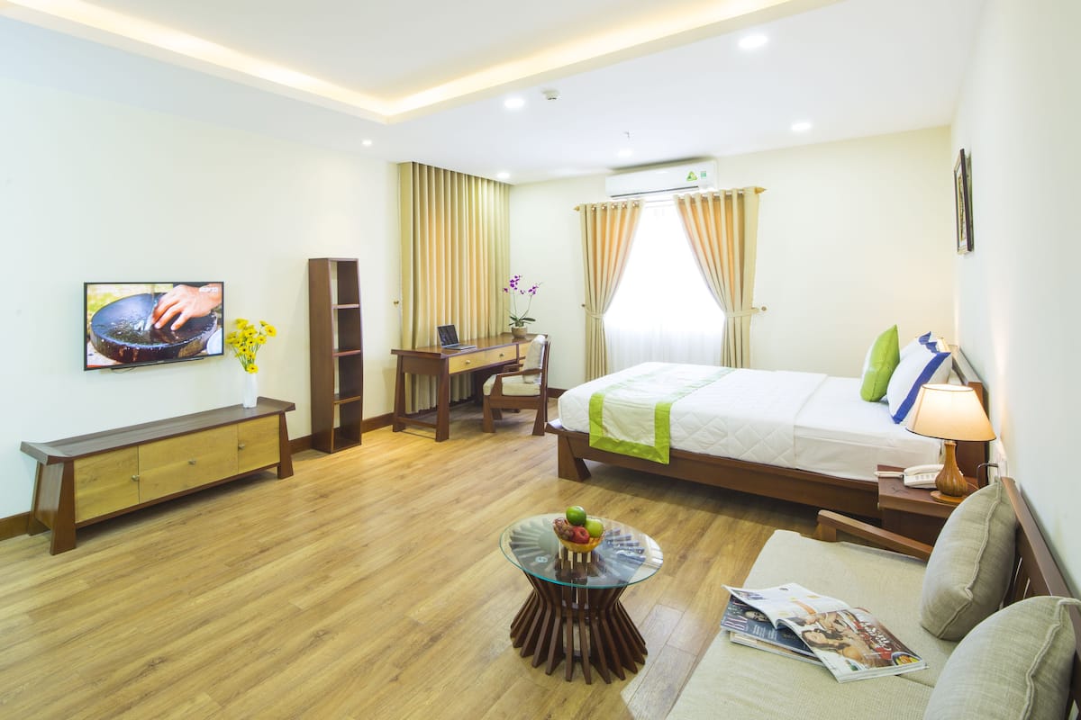 Deluxe Double Room, Bathtub, City View