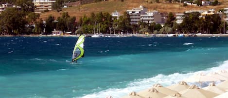 Una spiaggia nelle vicinanze