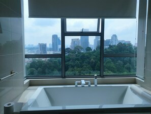 Family Apartment, 3 Bedrooms | Bathroom