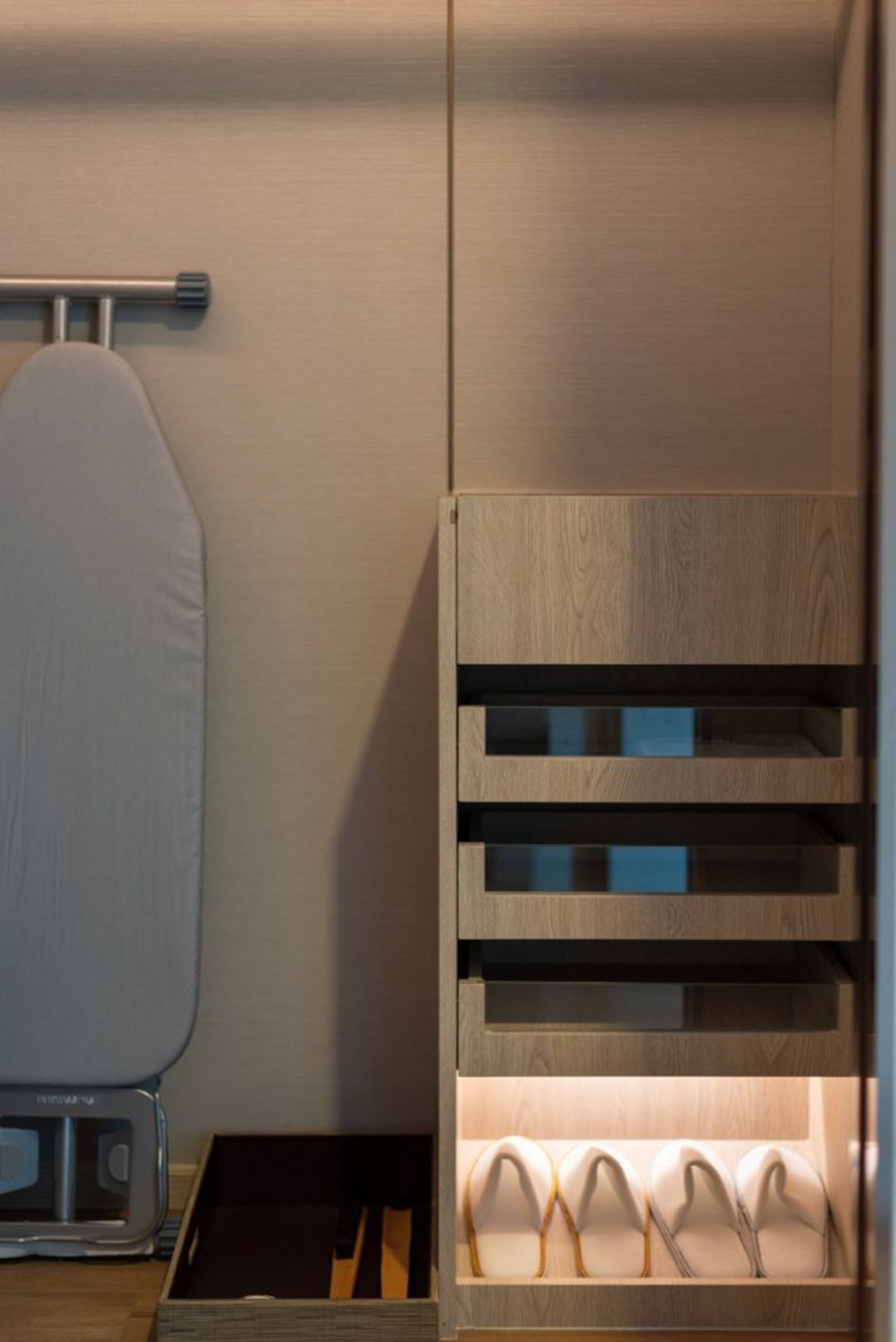 1 bedroom, egyptian cotton sheets, premium bedding, down duvets