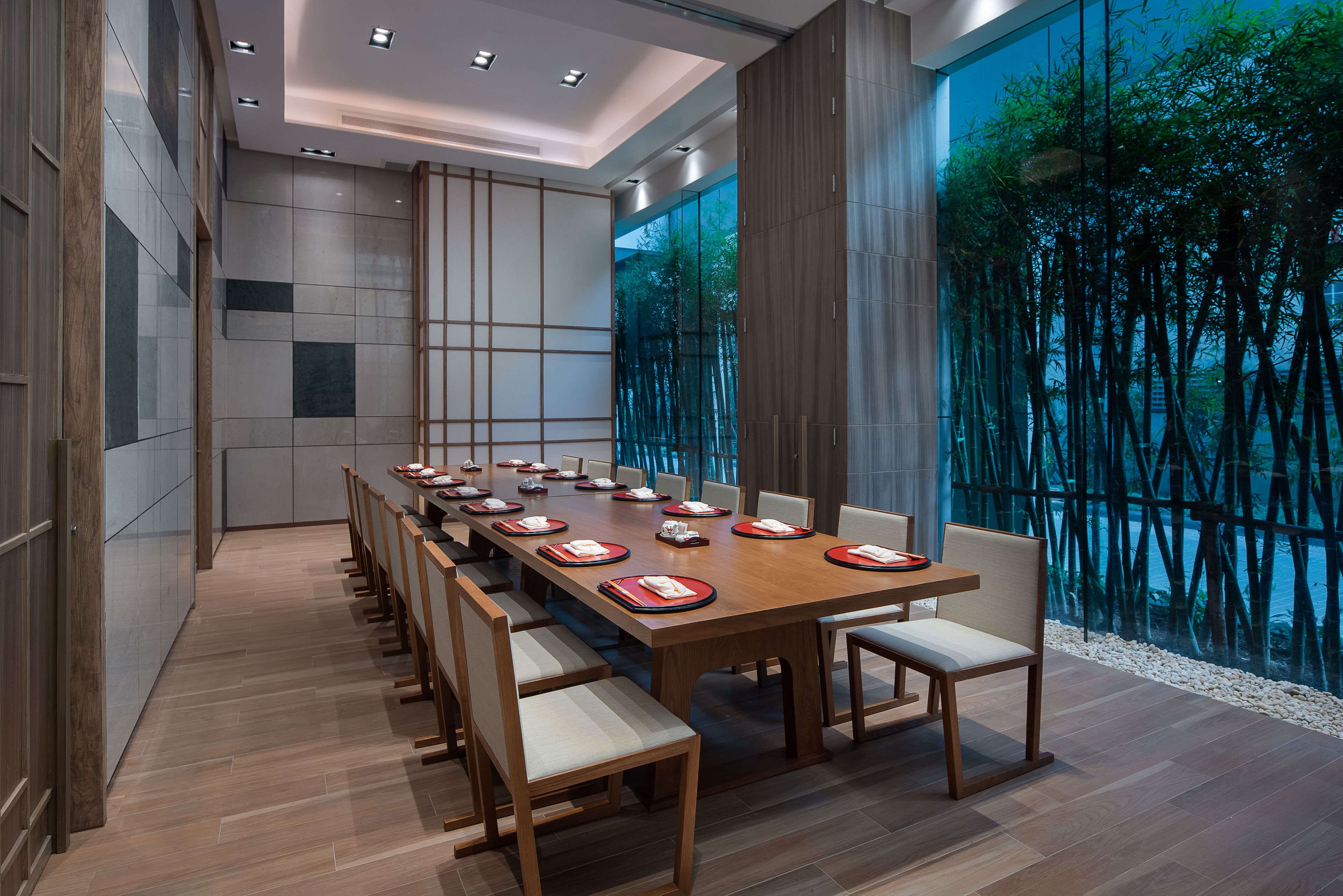 3 restaurants, breakfast, lunch served; local and international cuisine