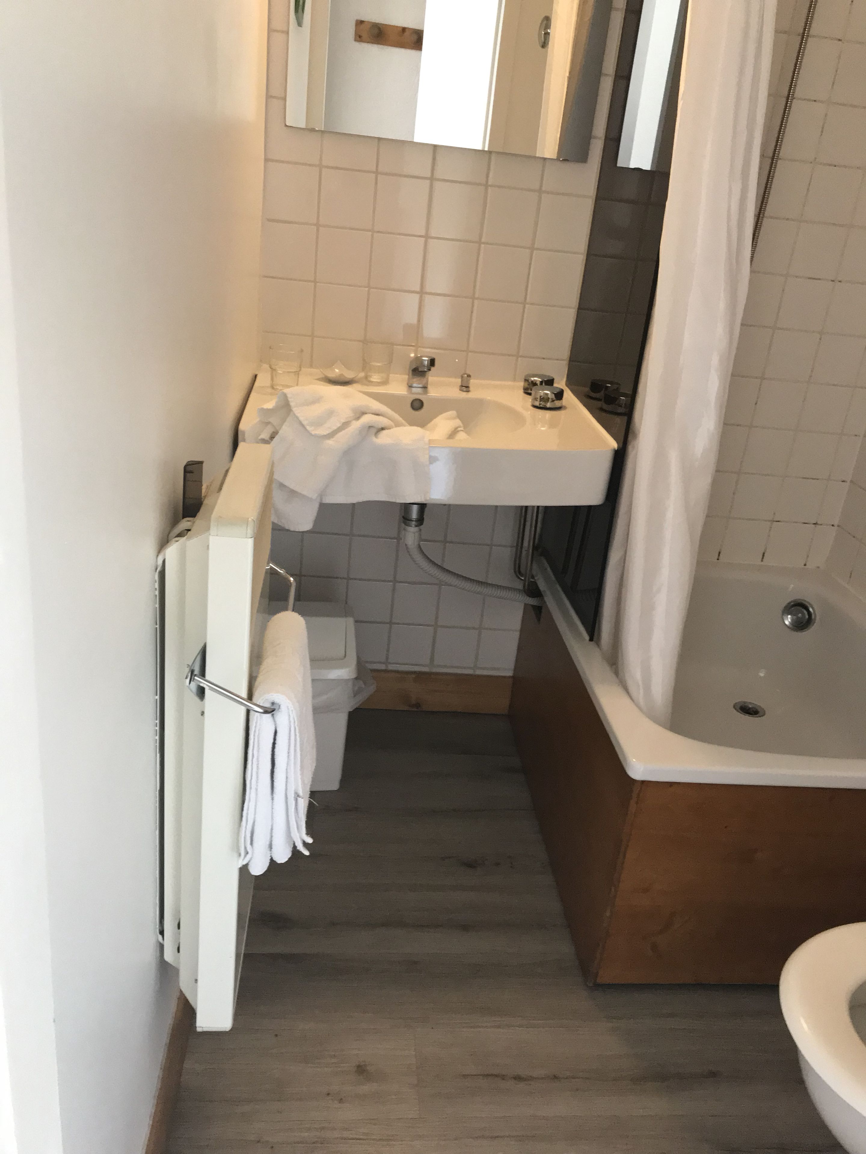 bathroom | free toiletries, hair dryer, towels