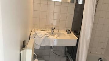 Bathroom | Free toiletries, hair dryer, towels