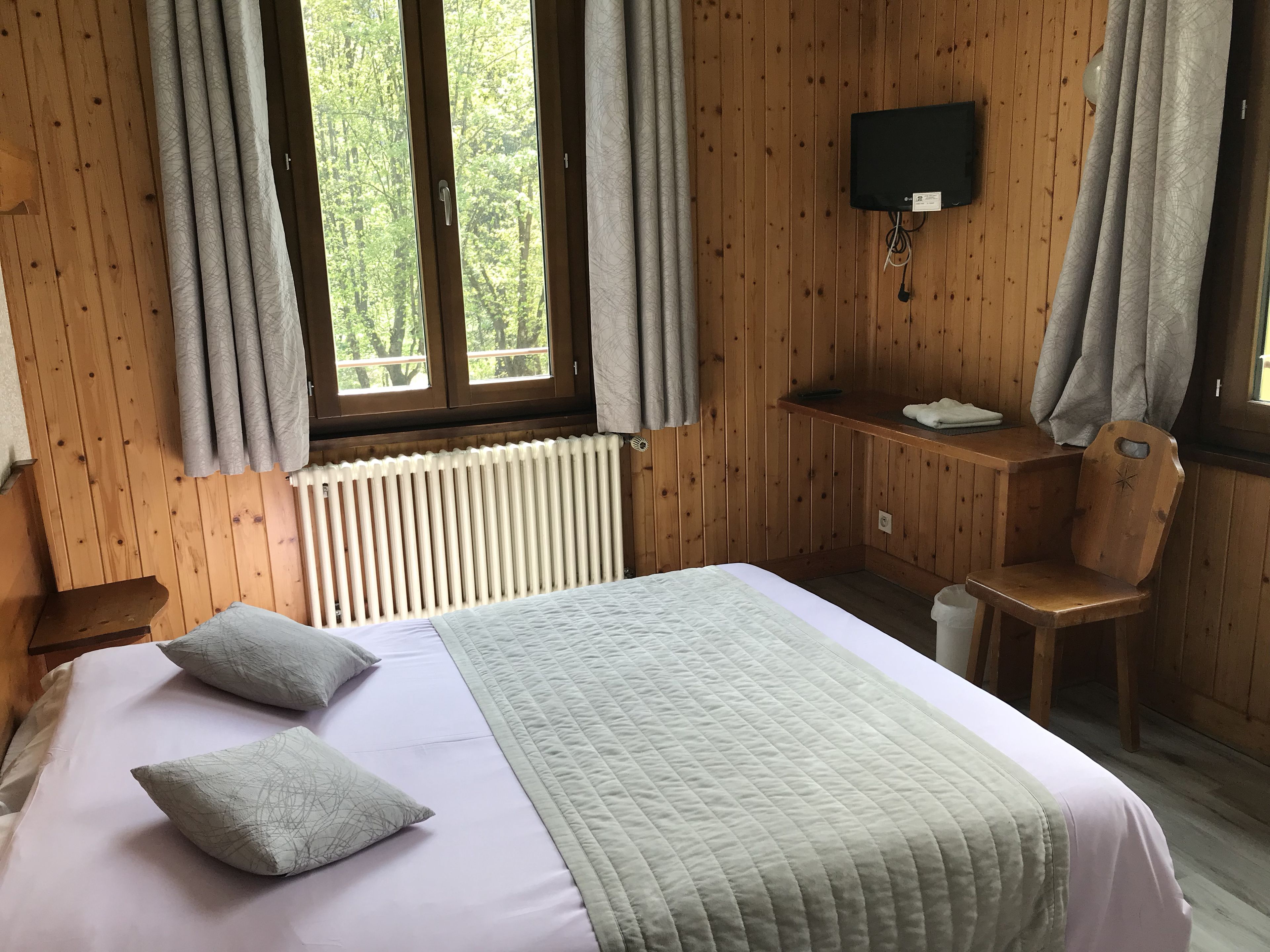 individually decorated, individually furnished, free wifi, bed sheets