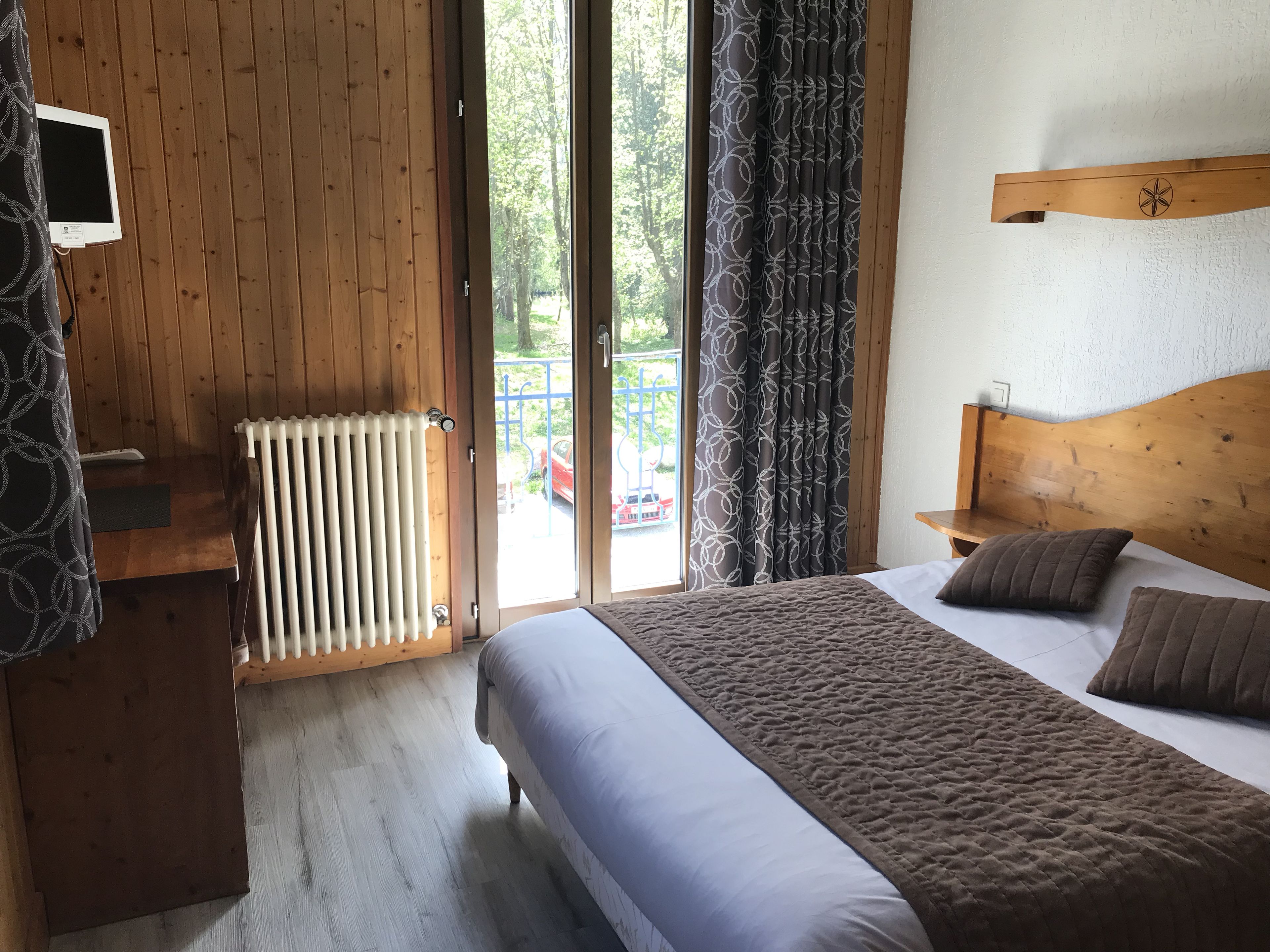 individually decorated, individually furnished, free wifi, bed sheets