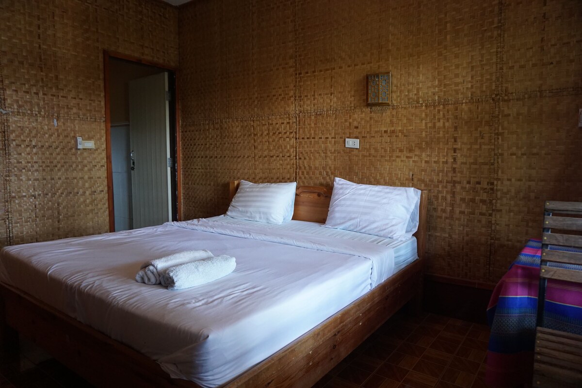 Standard Double Room | Free WiFi