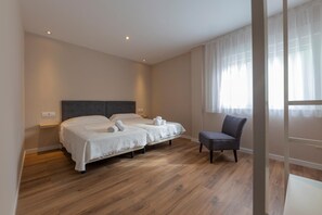 In-room safe, desk, soundproofing, free WiFi - Hotel Casa Jurjo (Mazaricos)