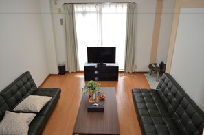 AD-401 | Living room | Flat-screen TV - ADACHI TERRACE (Osaka)