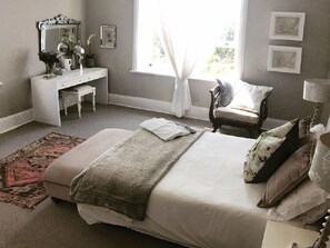 Két bảo mật tại phòng, bàn ủi/dụng cụ ủi quần áo 