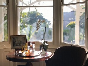 Living area - St Annes Guest House (Durban)