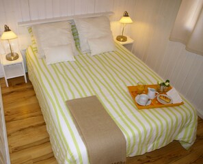 Bungalow, 2 Bedrooms | 2 bilik tidur, seterika/papan seterika, Wi-fi, akses kerusi roda 