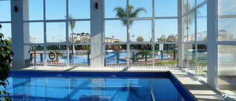 من حمّامات السباحة المغطاة، حمّام سباحة خارجي موسمي