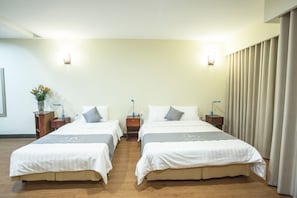 FamilieTwin kamer, 1 slaapkamer, niet-roken, uitzicht op stad | Kamervoorziening